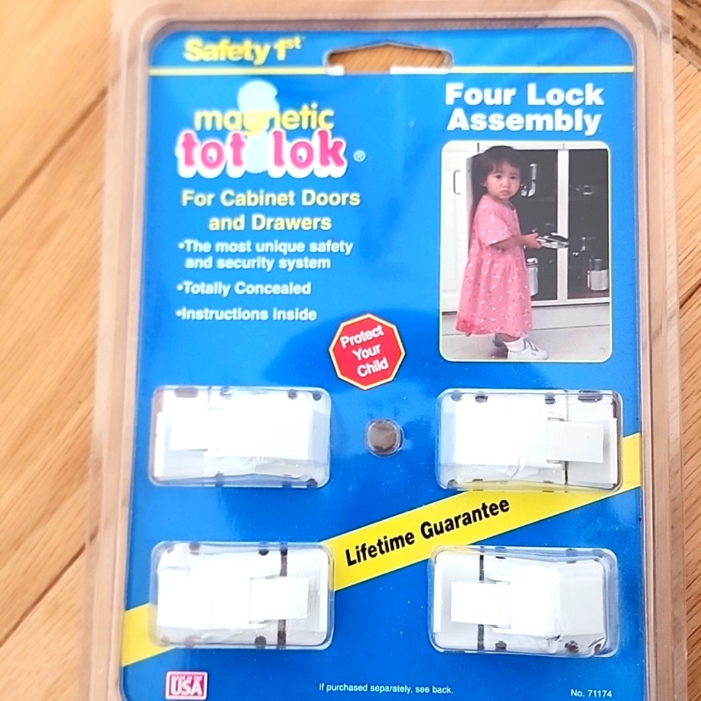 Safety 1st Magnetic Tot Lok
